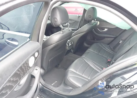 2015 Mercedes-Benz C 300 Luxury/Sport из США, поврежденный, VIN 55SWF4JB1FU081132